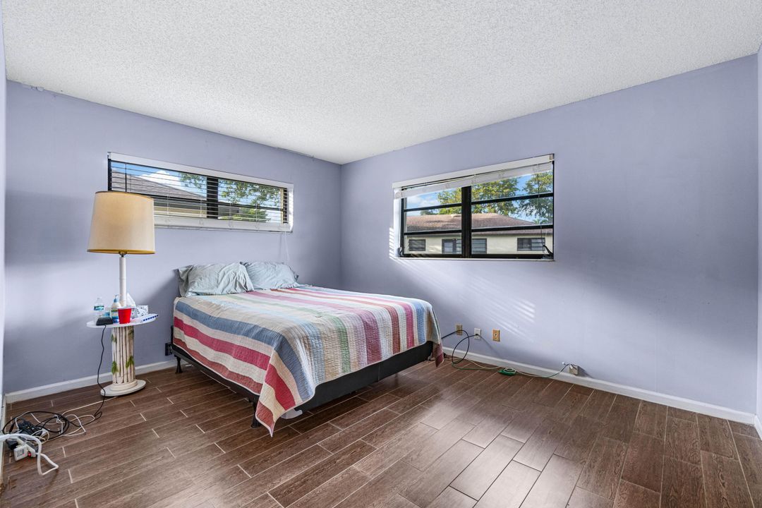 For Sale: $235,000 (2 beds, 2 baths, 1400 Square Feet)