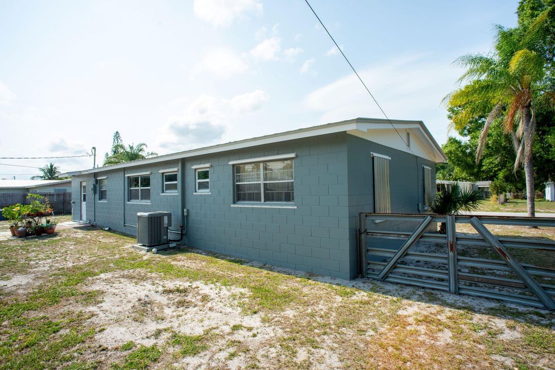 For Sale: $329,000 (3 beds, 1 baths, 1118 Square Feet)