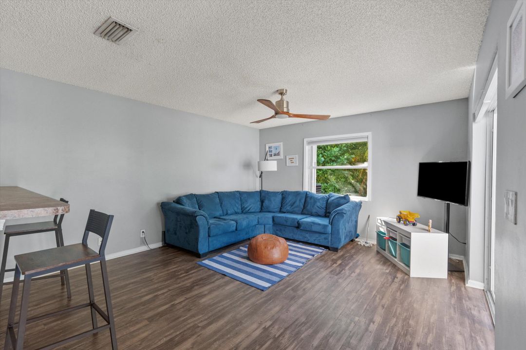 For Sale: $405,000 (3 beds, 2 baths, 1671 Square Feet)