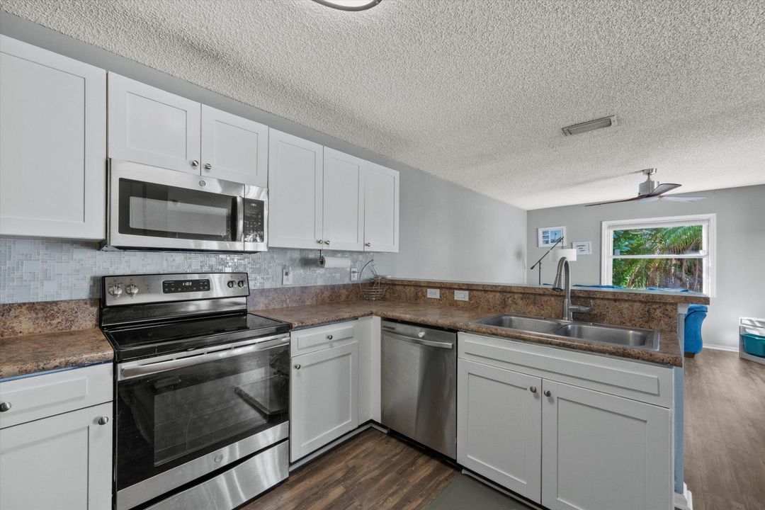 For Sale: $405,000 (3 beds, 2 baths, 1671 Square Feet)