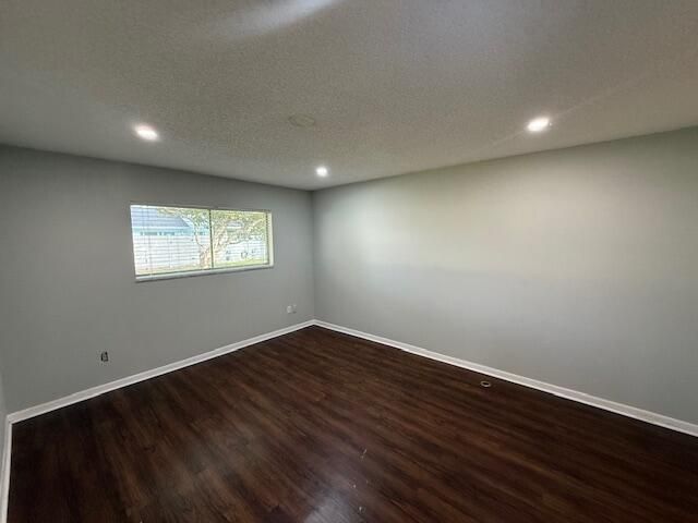 For Rent: $2,400 (2 beds, 2 baths, 1422 Square Feet)