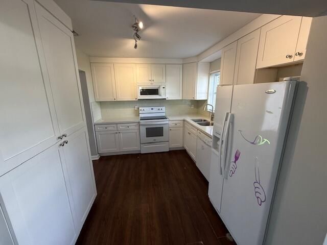 For Rent: $2,400 (2 beds, 2 baths, 1422 Square Feet)