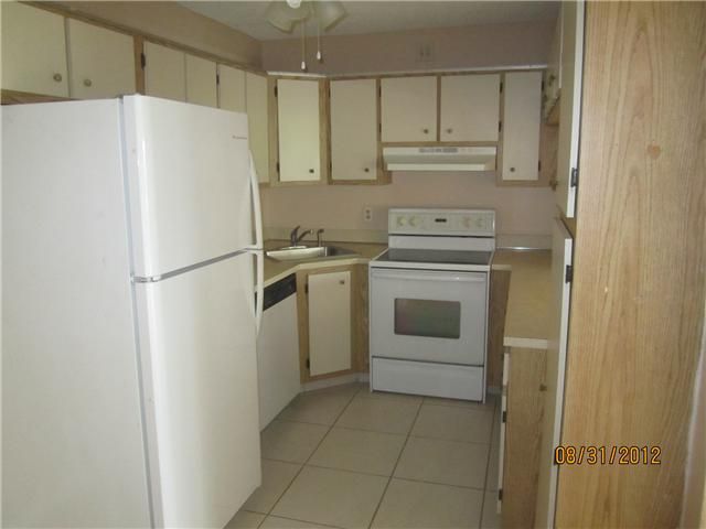 В аренду: $1,950 (2 спален, 2 ванн, 1111 Квадратных фут)