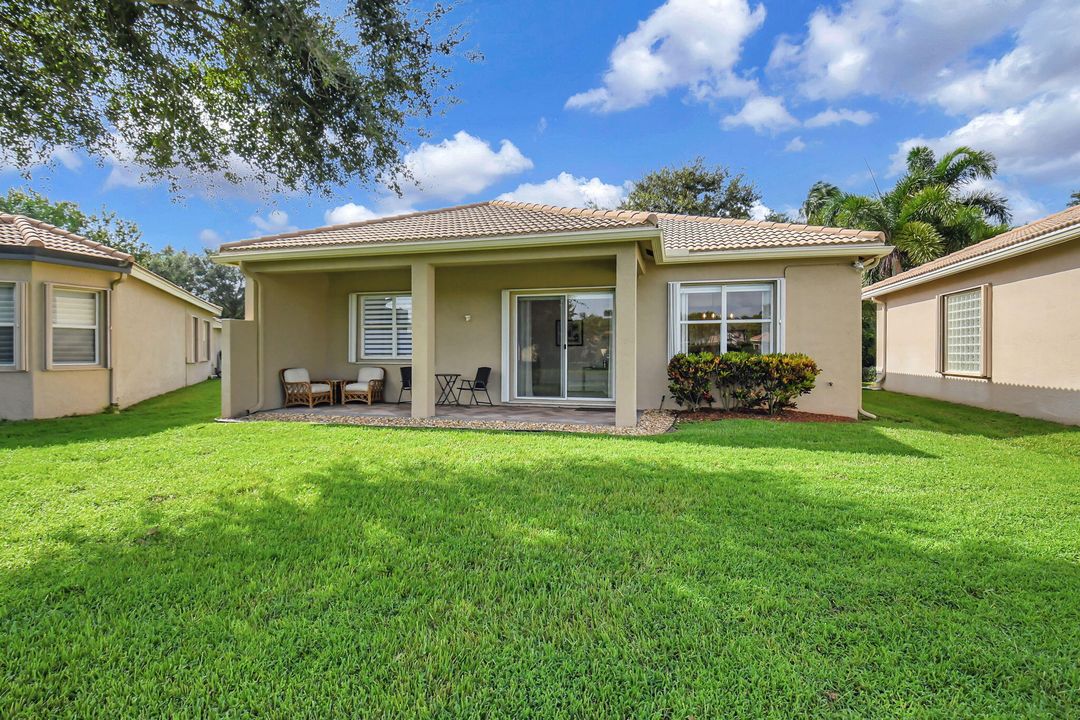 For Sale: $499,999 (3 beds, 2 baths, 1528 Square Feet)