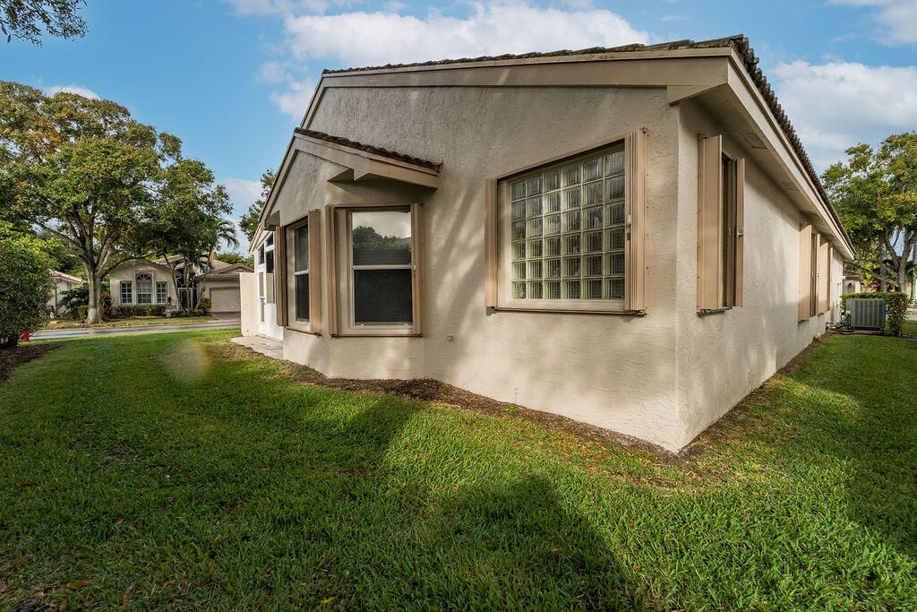 For Sale: $429,000 (3 beds, 2 baths, 1712 Square Feet)