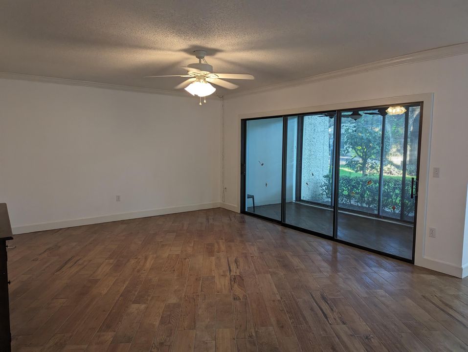 For Sale: $429,000 (2 beds, 2 baths, 1339 Square Feet)