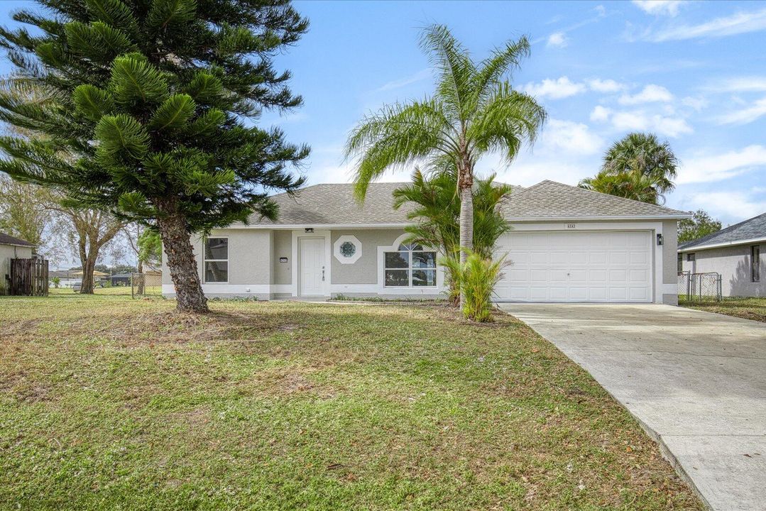 For Sale: $449,000 (3 beds, 2 baths, 1620 Square Feet)