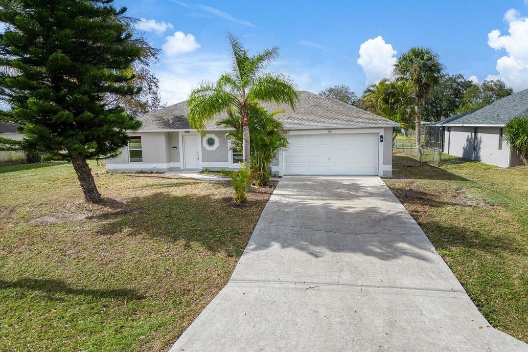 For Sale: $449,000 (3 beds, 2 baths, 1620 Square Feet)