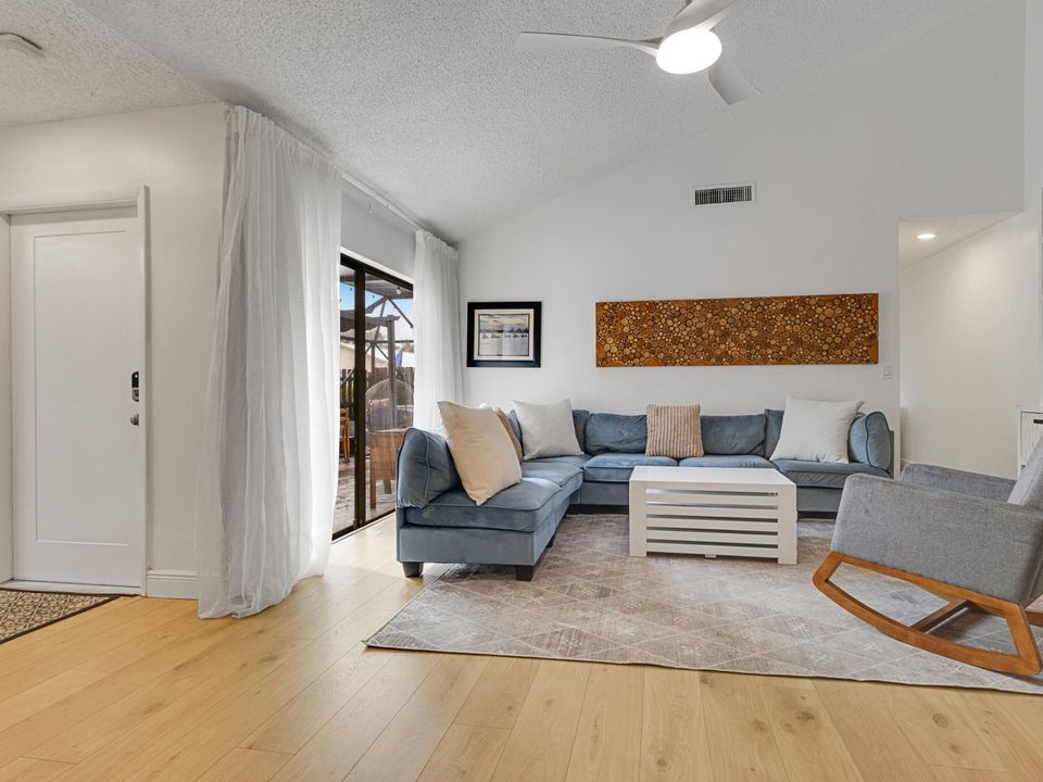 For Sale: $387,900 (3 beds, 2 baths, 1350 Square Feet)