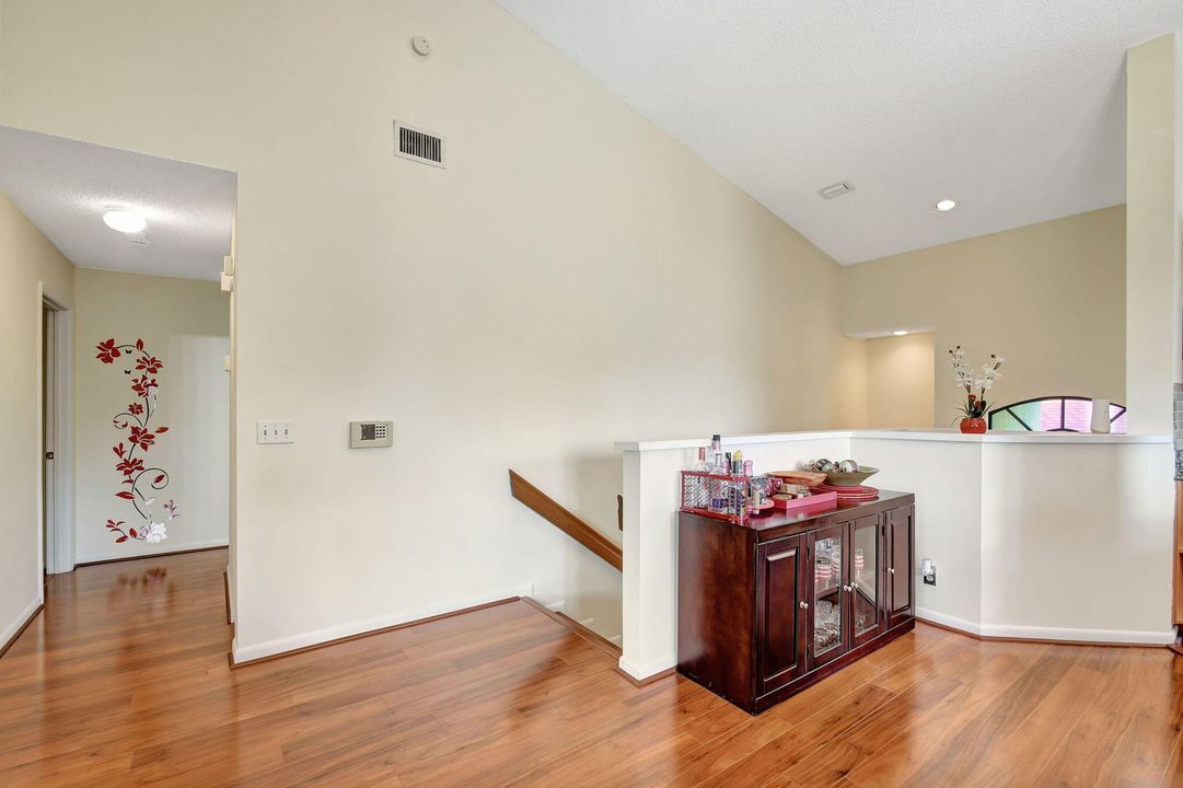 For Sale: $375,000 (3 beds, 2 baths, 1620 Square Feet)