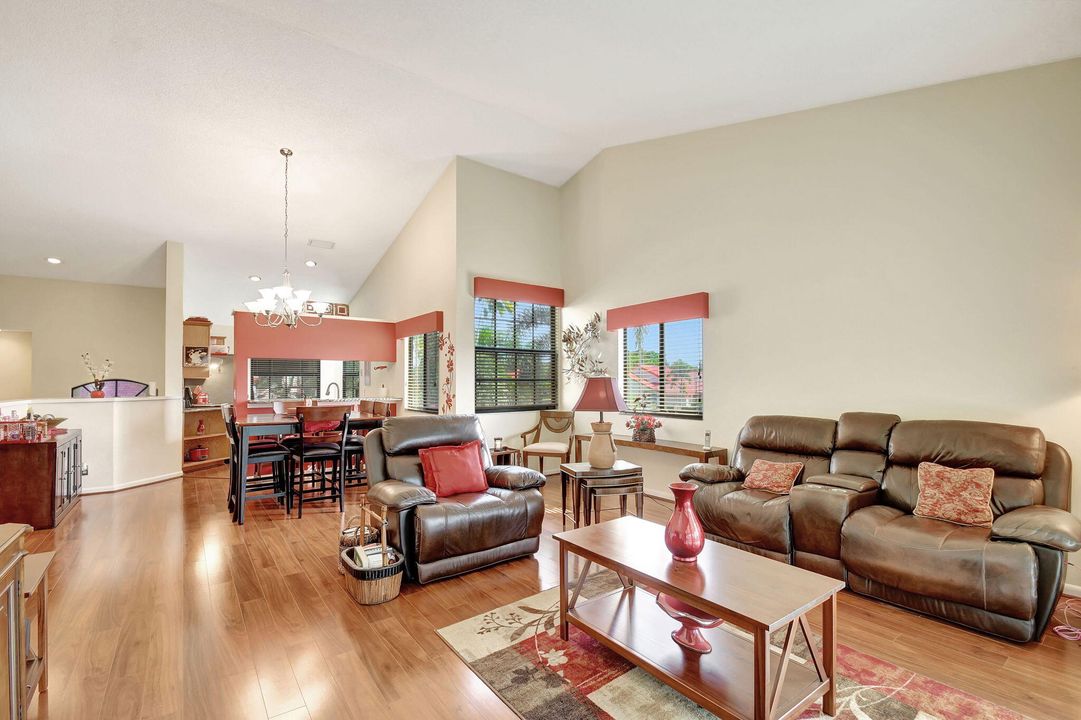 For Sale: $375,000 (3 beds, 2 baths, 1620 Square Feet)