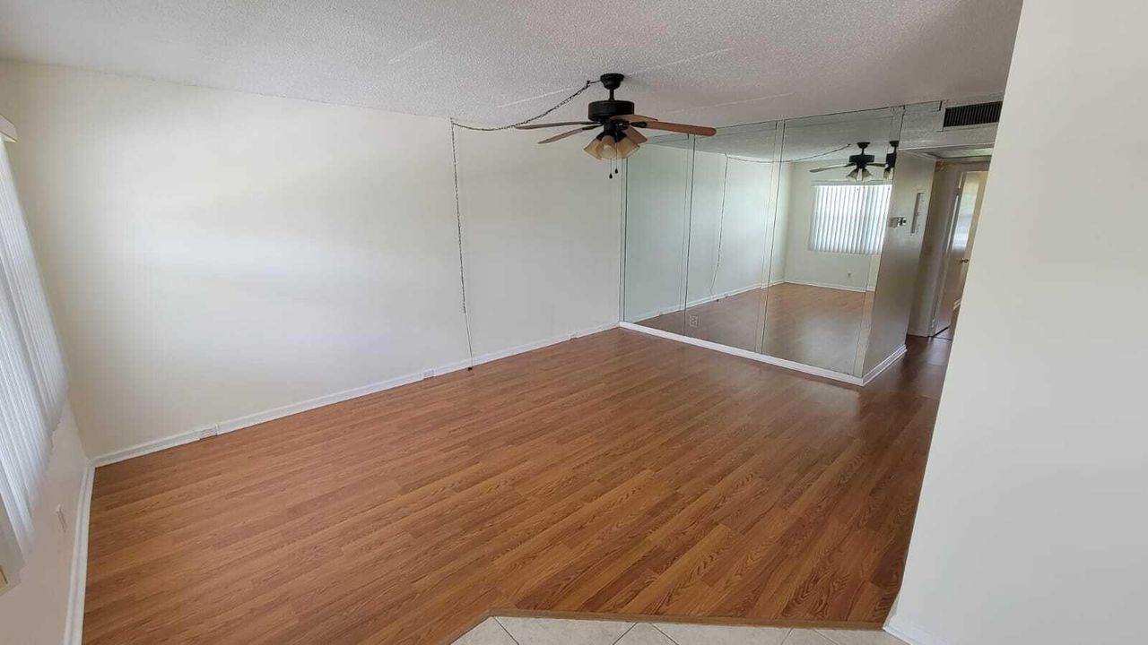 For Rent: $1,800 (2 beds, 1 baths, 820 Square Feet)