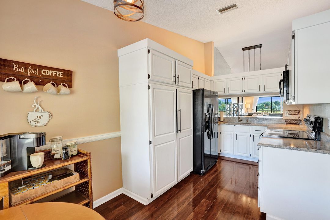 For Sale: $360,000 (2 beds, 2 baths, 1178 Square Feet)