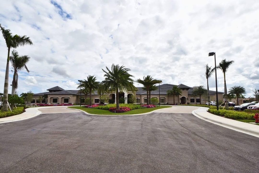 For Sale: $1,050,000 (3 beds, 2 baths, 2258 Square Feet)