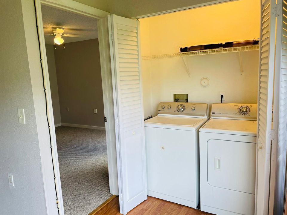 For Sale: $170,000 (1 beds, 1 baths, 731 Square Feet)