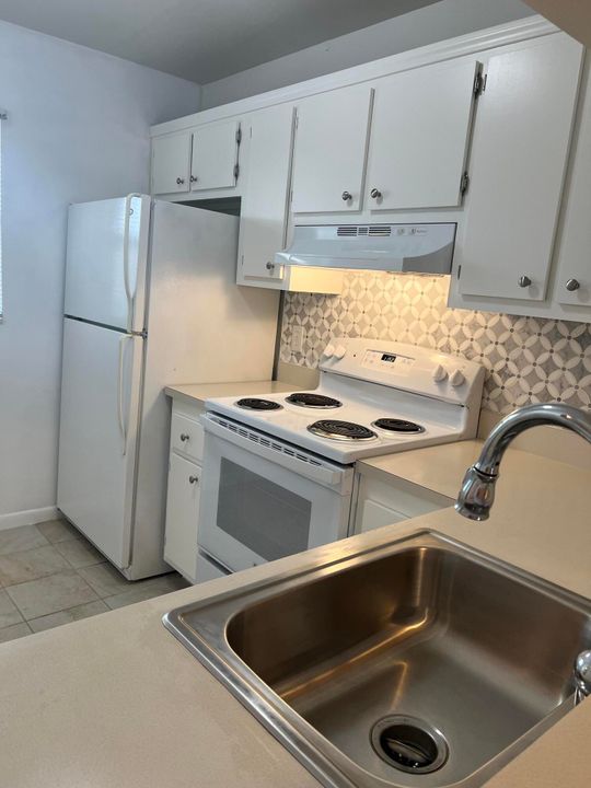 For Rent: $1,895 (2 beds, 2 baths, 790 Square Feet)