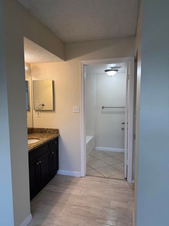 For Rent: $1,900 (2 beds, 2 baths, 1130 Square Feet)