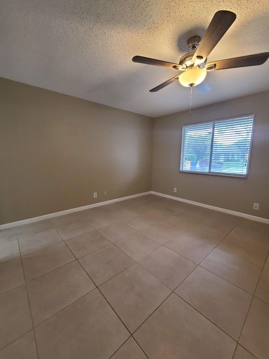 For Rent: $2,300 (3 beds, 2 baths, 1312 Square Feet)