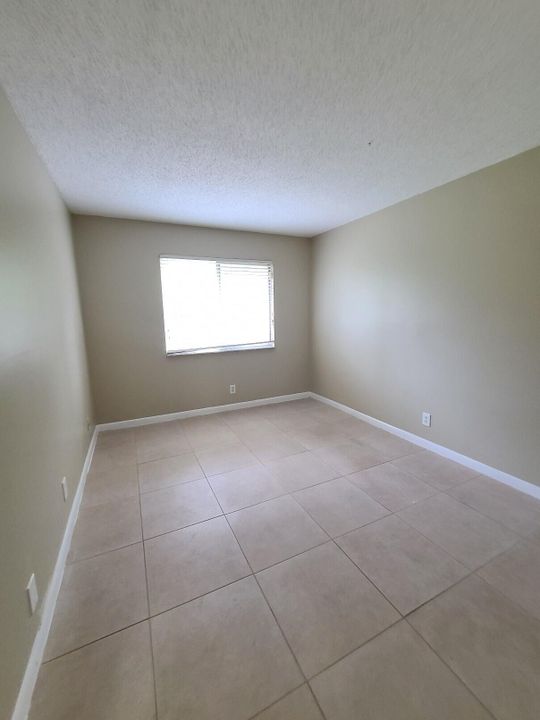 For Rent: $2,300 (3 beds, 2 baths, 1312 Square Feet)