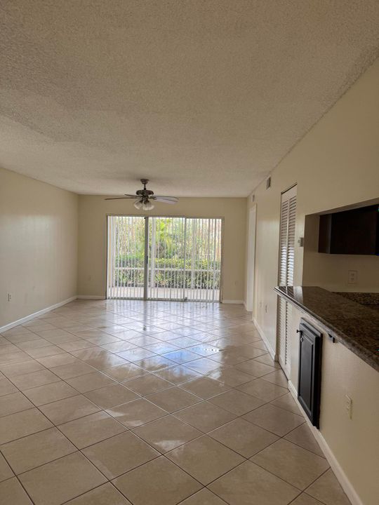 For Rent: $1,900 (2 beds, 2 baths, 1130 Square Feet)