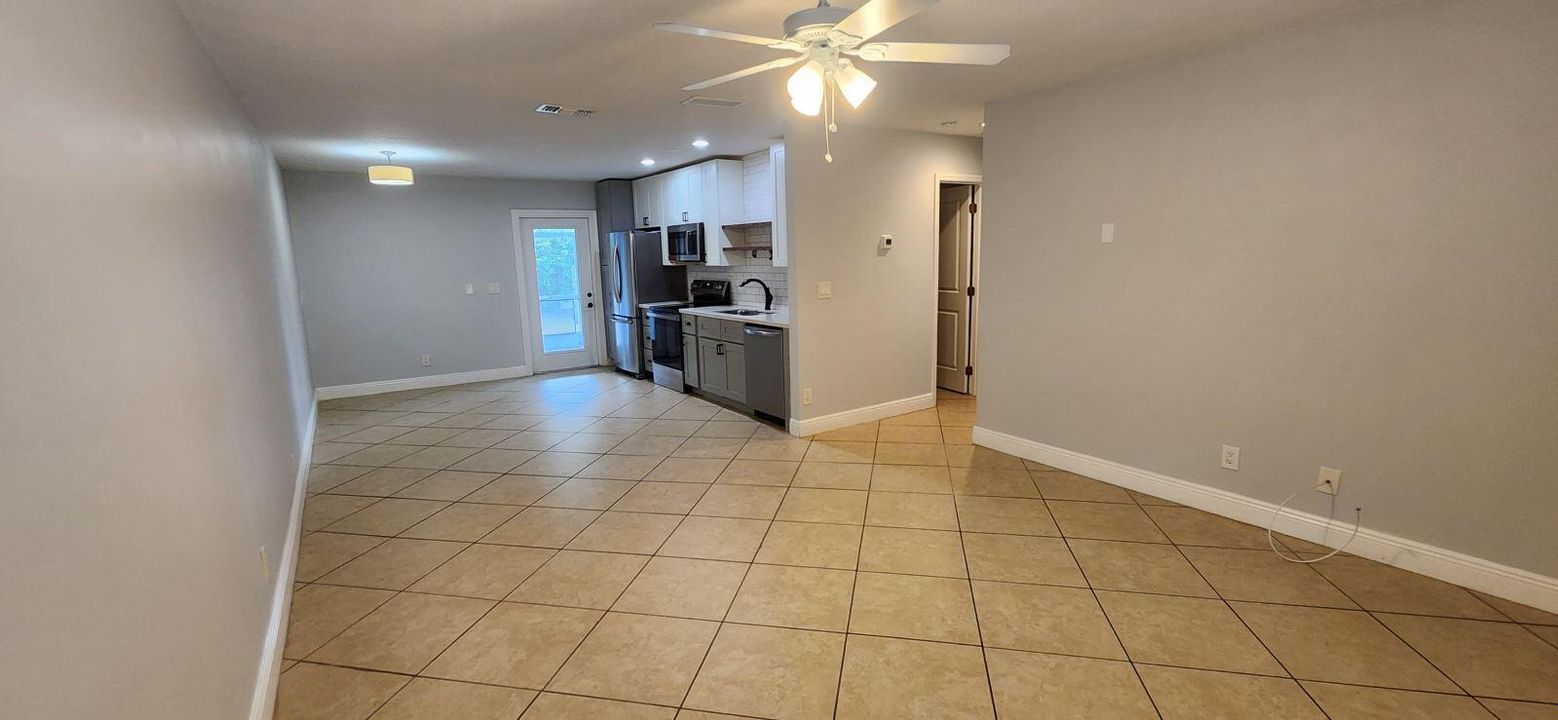 For Rent: $2,495 (2 beds, 2 baths, 976 Square Feet)