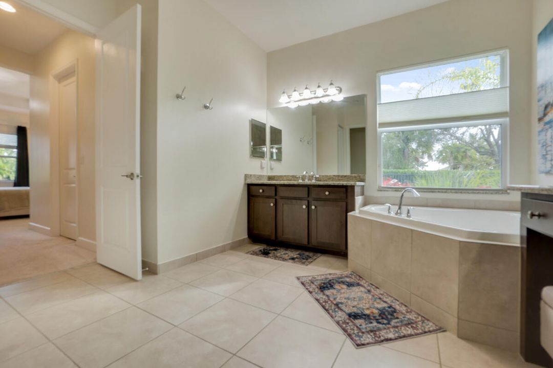 For Sale: $700,000 (3 beds, 2 baths, 2580 Square Feet)