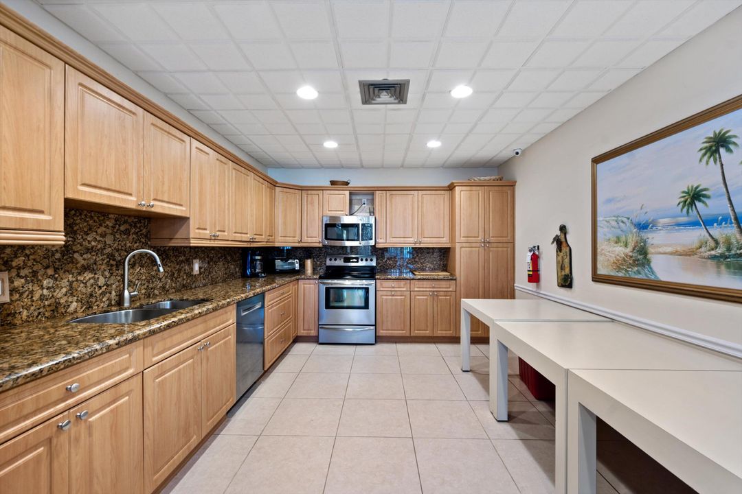 For Sale: $319,900 (2 beds, 2 baths, 1143 Square Feet)