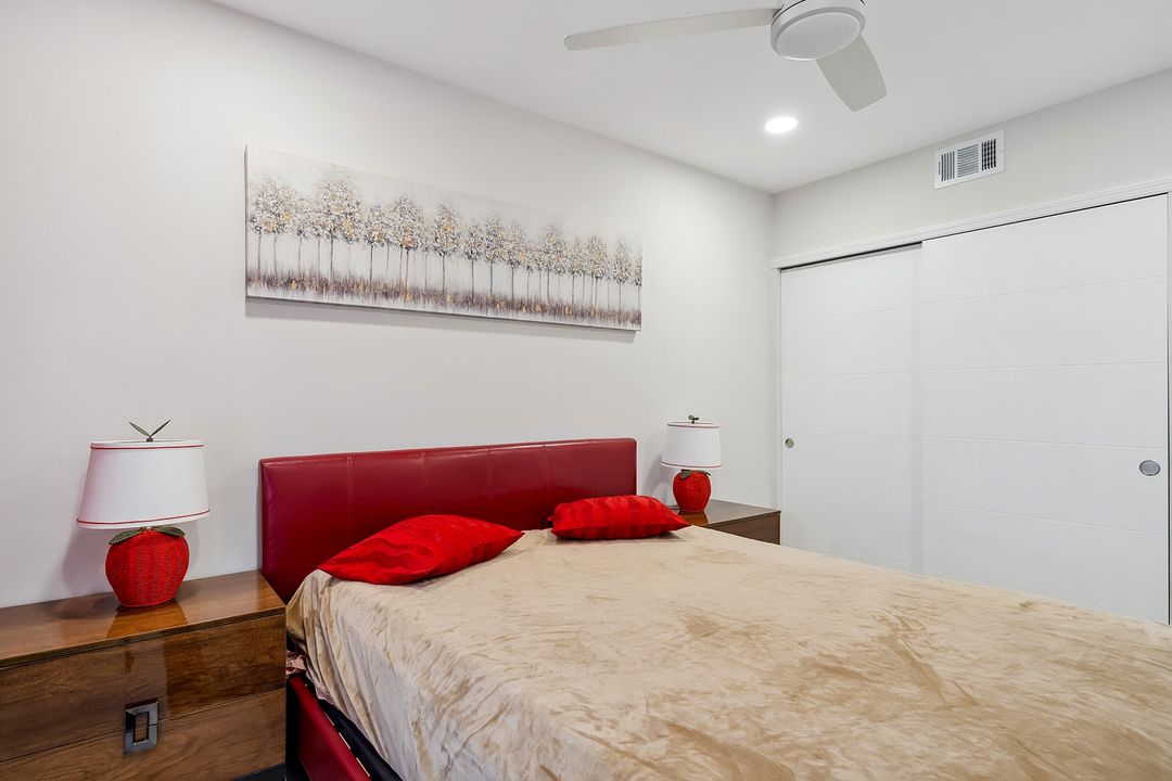 For Sale: $449,000 (2 beds, 2 baths, 1048 Square Feet)