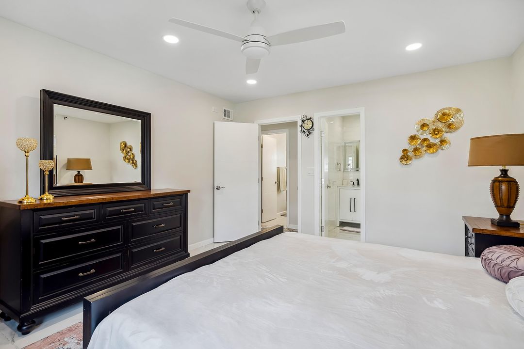 For Sale: $449,000 (2 beds, 2 baths, 1048 Square Feet)