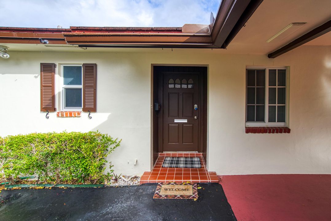 For Sale: $449,000 (2 beds, 2 baths, 1048 Square Feet)