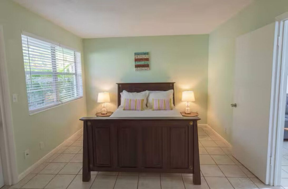 For Rent: $3,500 (1 beds, 1 baths, 550 Square Feet)