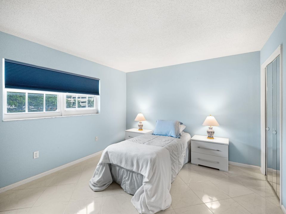 For Sale: $359,000 (3 beds, 2 baths, 1711 Square Feet)