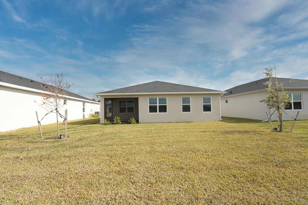 For Sale: $435,000 (3 beds, 2 baths, 1654 Square Feet)