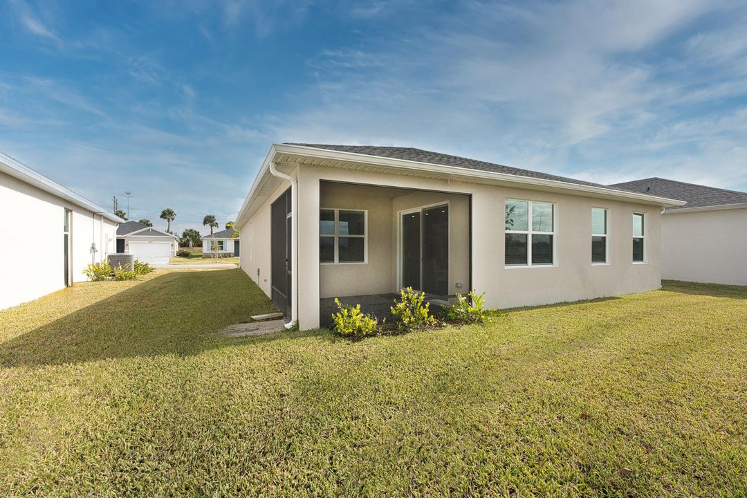 For Sale: $435,000 (3 beds, 2 baths, 1654 Square Feet)