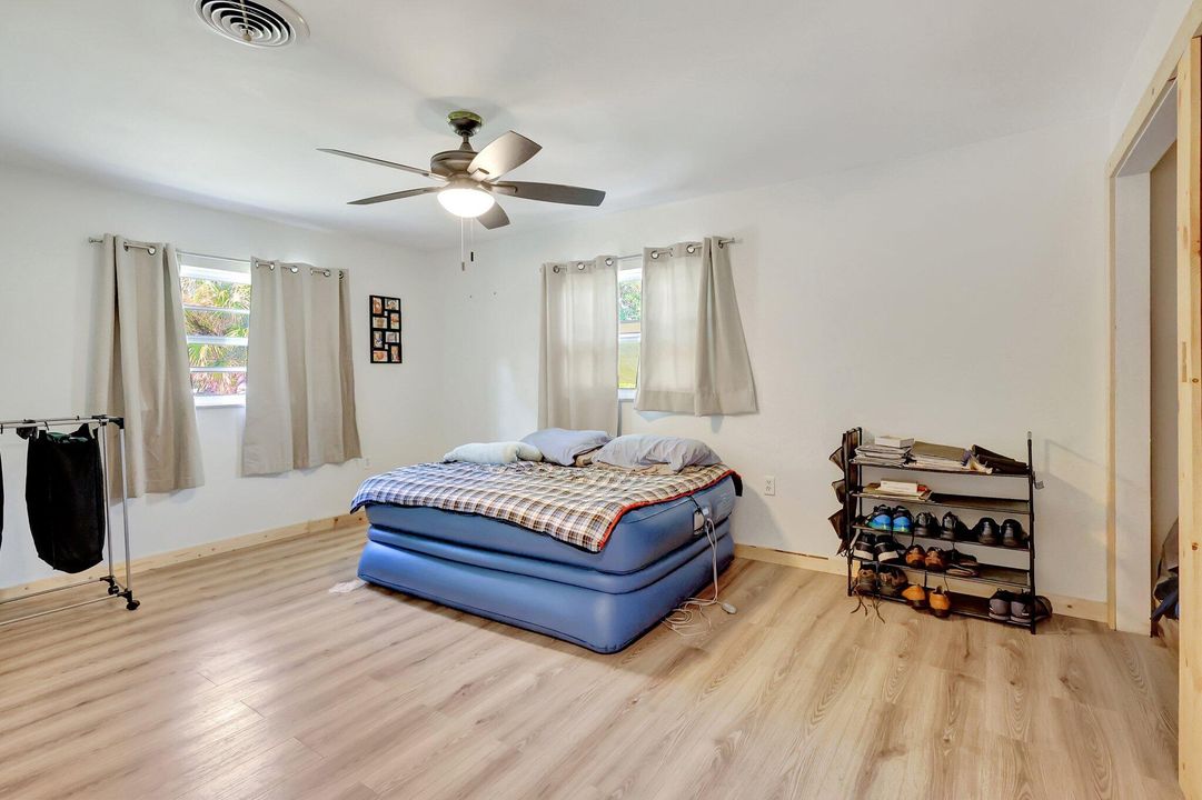 For Sale: $289,000 (2 beds, 2 baths, 1144 Square Feet)