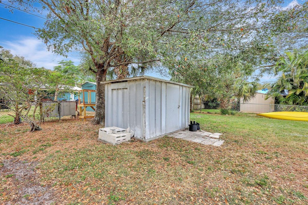 For Sale: $289,000 (2 beds, 2 baths, 1144 Square Feet)