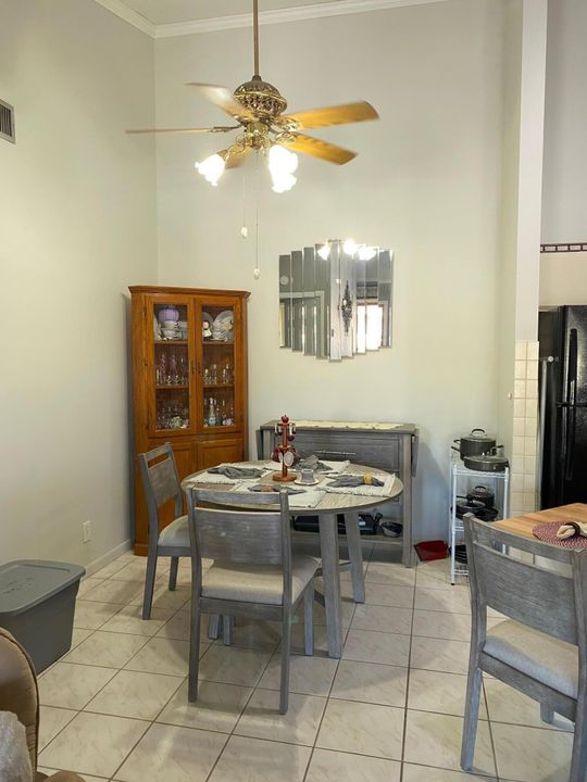 For Rent: $3,000 (2 beds, 2 baths, 1025 Square Feet)