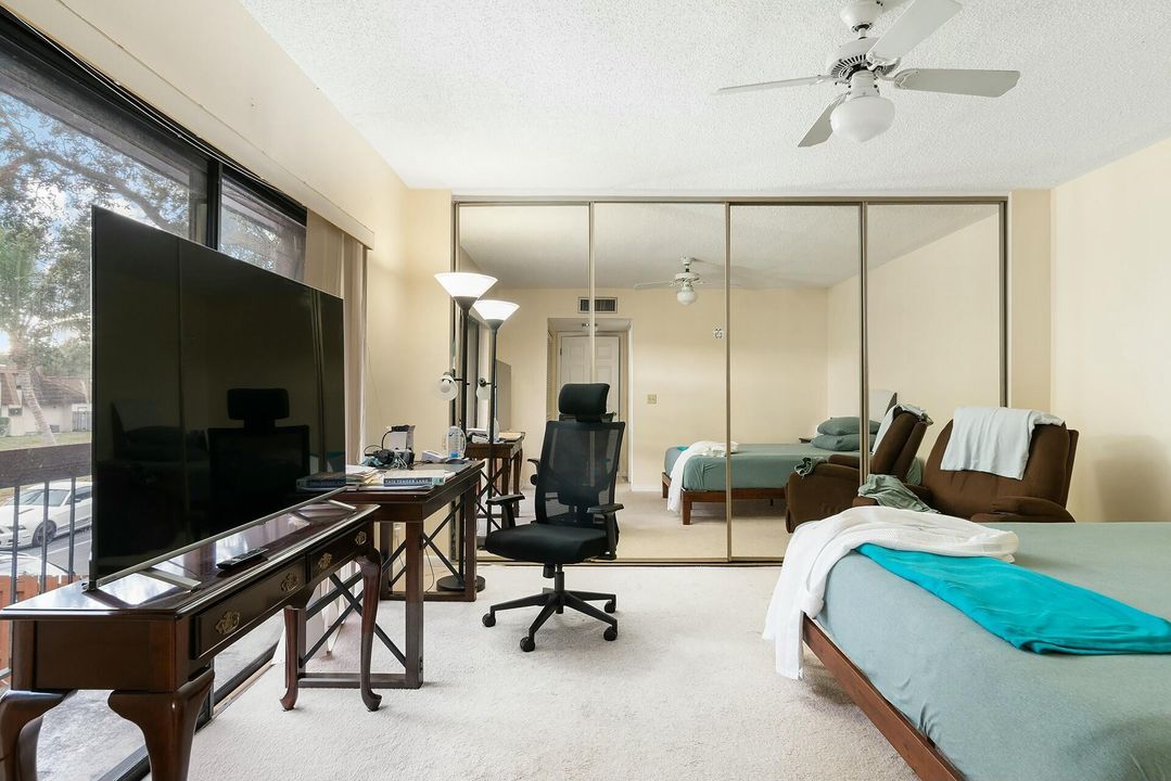 For Sale: $349,000 (2 beds, 2 baths, 1468 Square Feet)