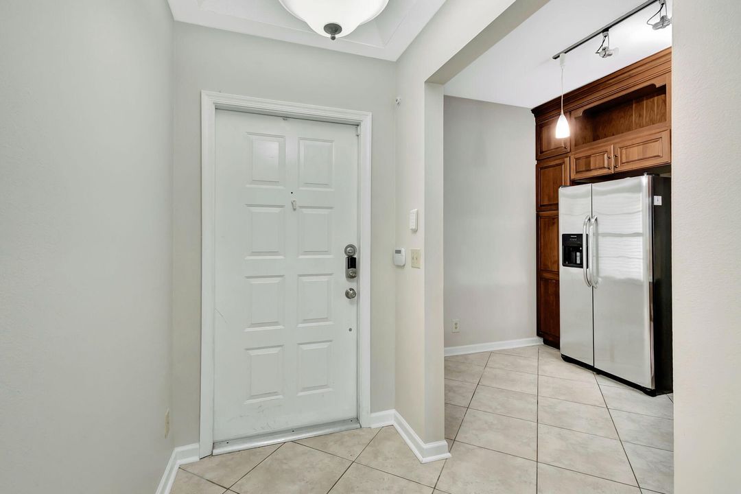 For Sale: $379,900 (2 beds, 2 baths, 1250 Square Feet)