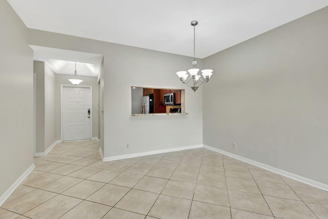 For Sale: $379,900 (2 beds, 2 baths, 1250 Square Feet)