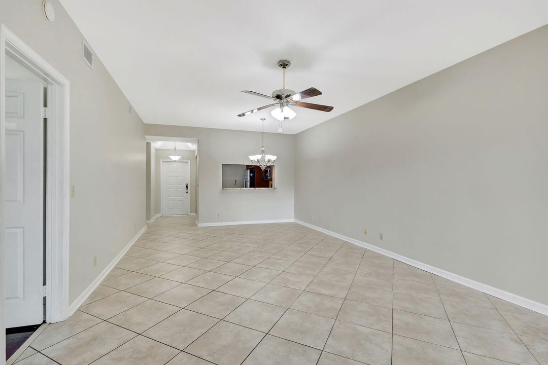 For Sale: $379,900 (2 beds, 2 baths, 1250 Square Feet)