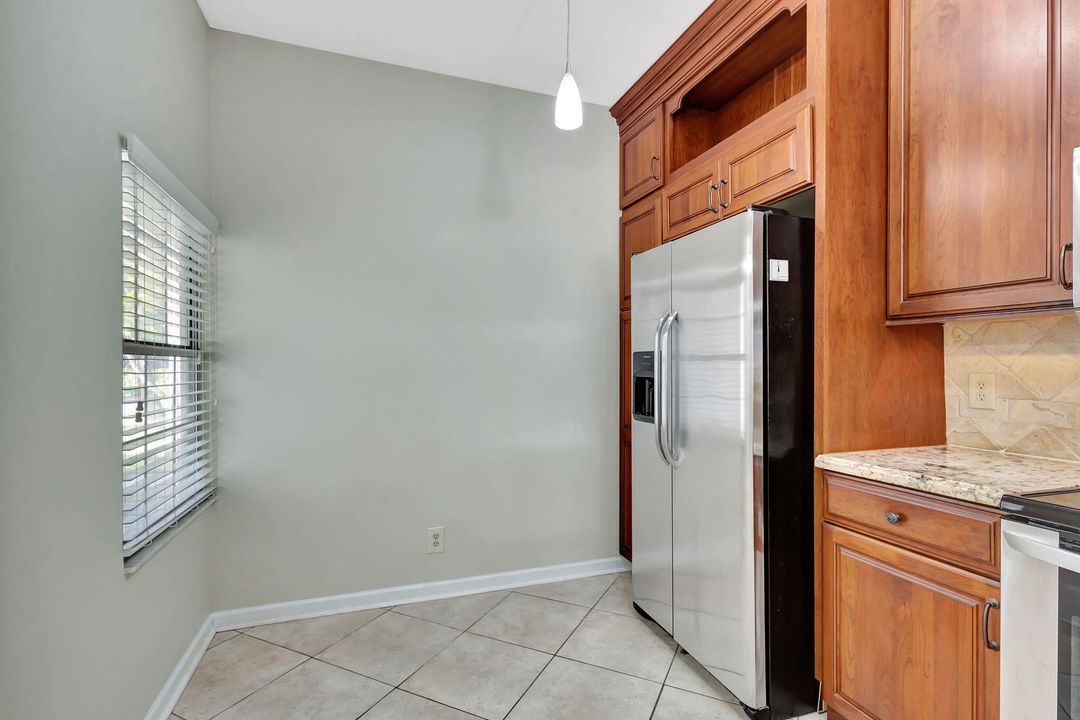 For Sale: $379,900 (2 beds, 2 baths, 1250 Square Feet)