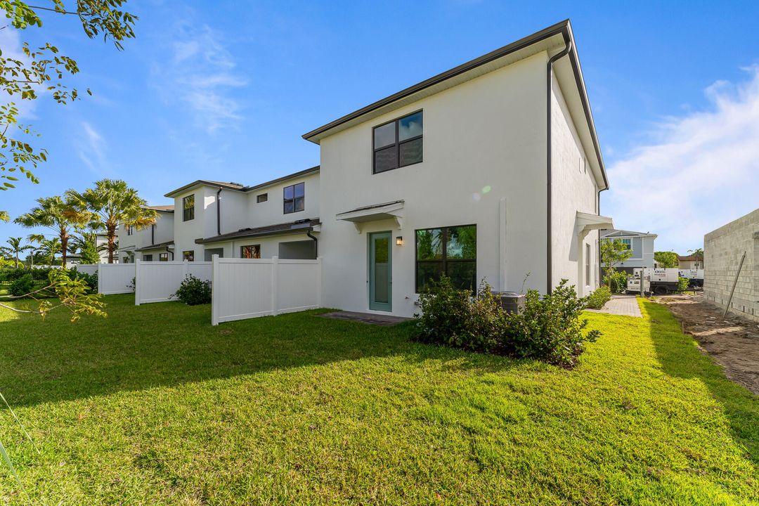 For Sale: $575,515 (3 beds, 2 baths, 1917 Square Feet)