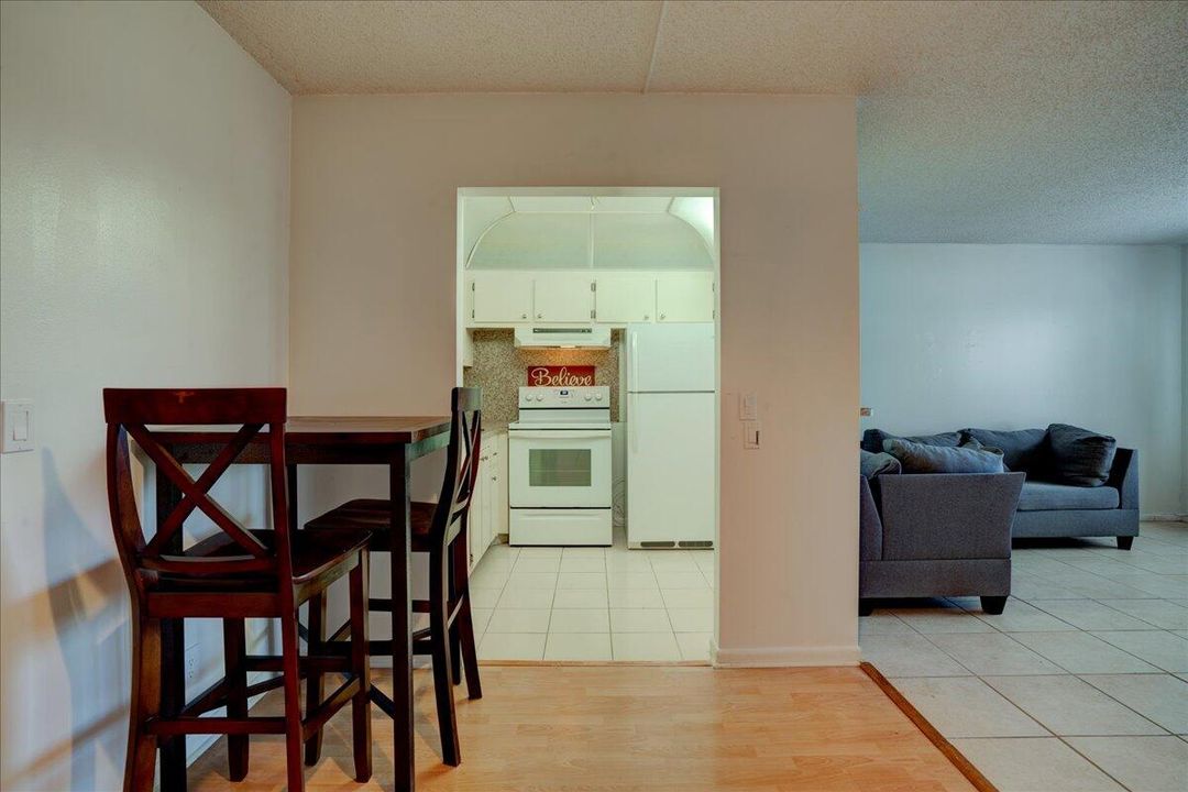 For Sale: $86,000 (1 beds, 1 baths, 715 Square Feet)