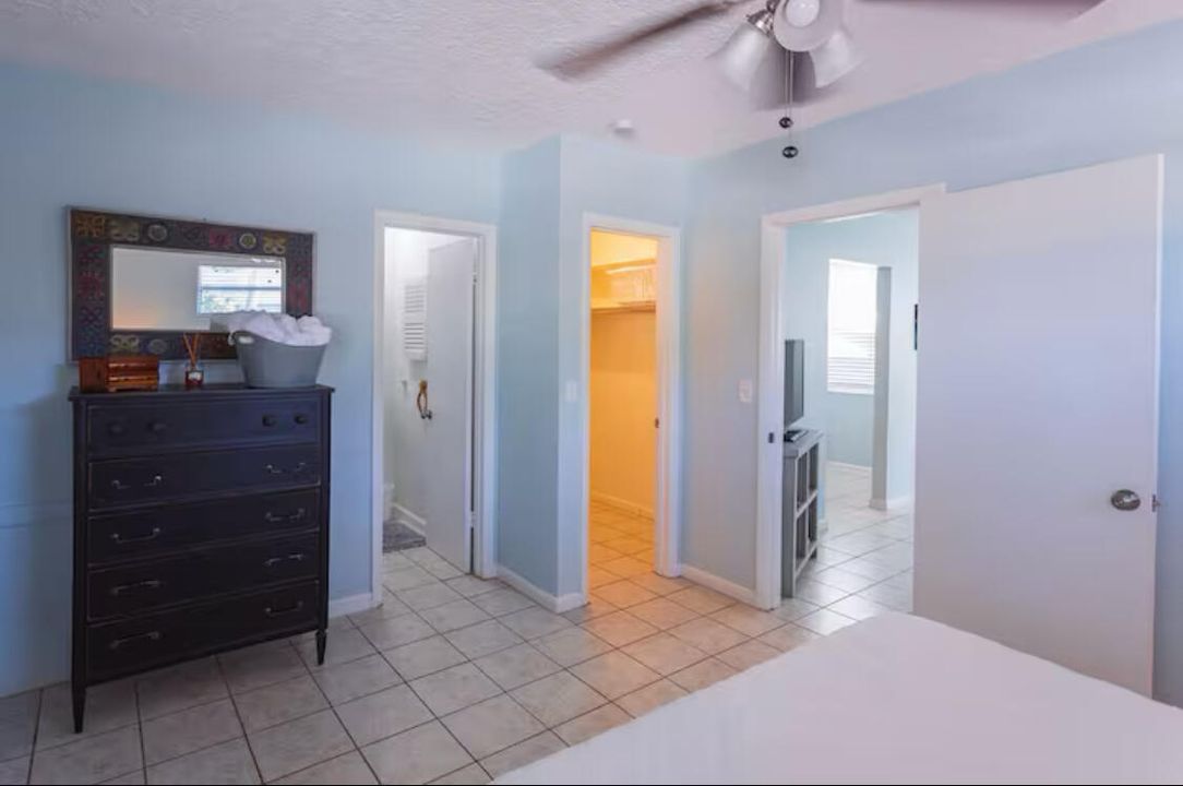 For Rent: $3,500 (1 beds, 1 baths, 550 Square Feet)