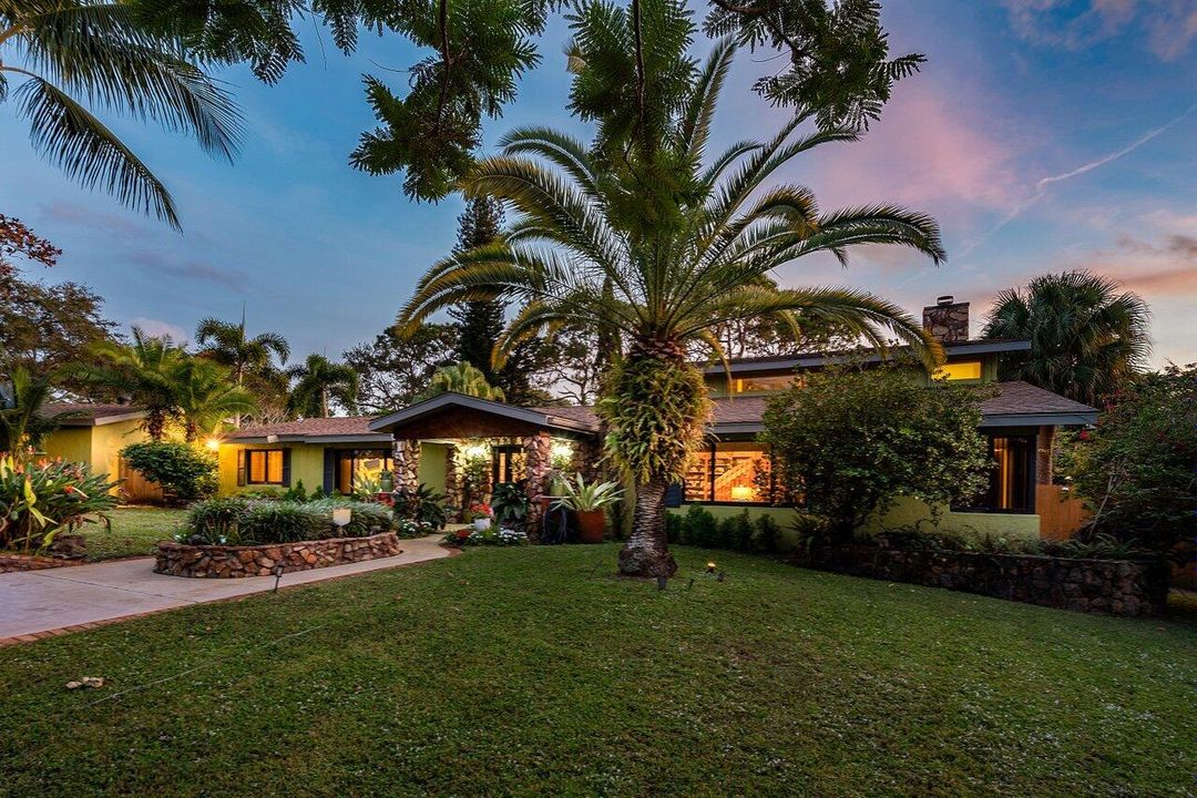 En Venta: $1,695,000 (3 camas, 3 baños, 3085 Pies cuadrados)