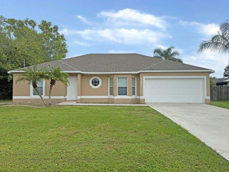 For Sale: $399,500 (3 beds, 2 baths, 1723 Square Feet)