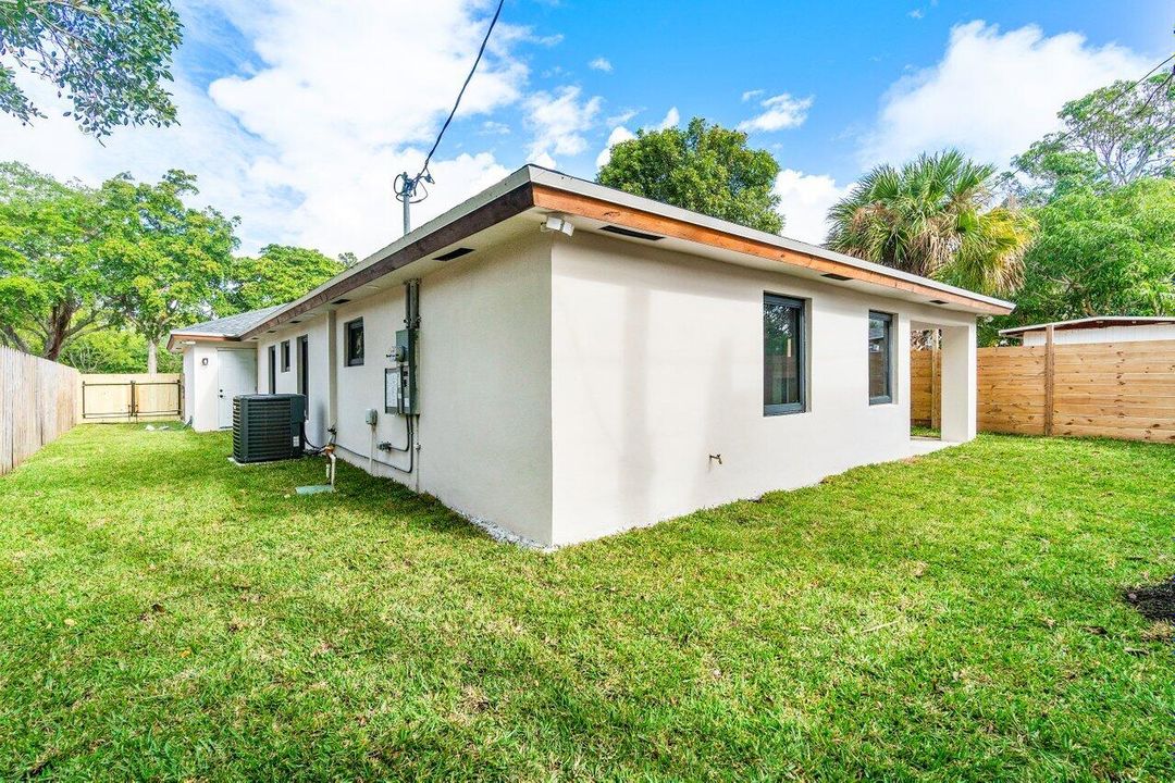 For Sale: $589,000 (4 beds, 2 baths, 1807 Square Feet)