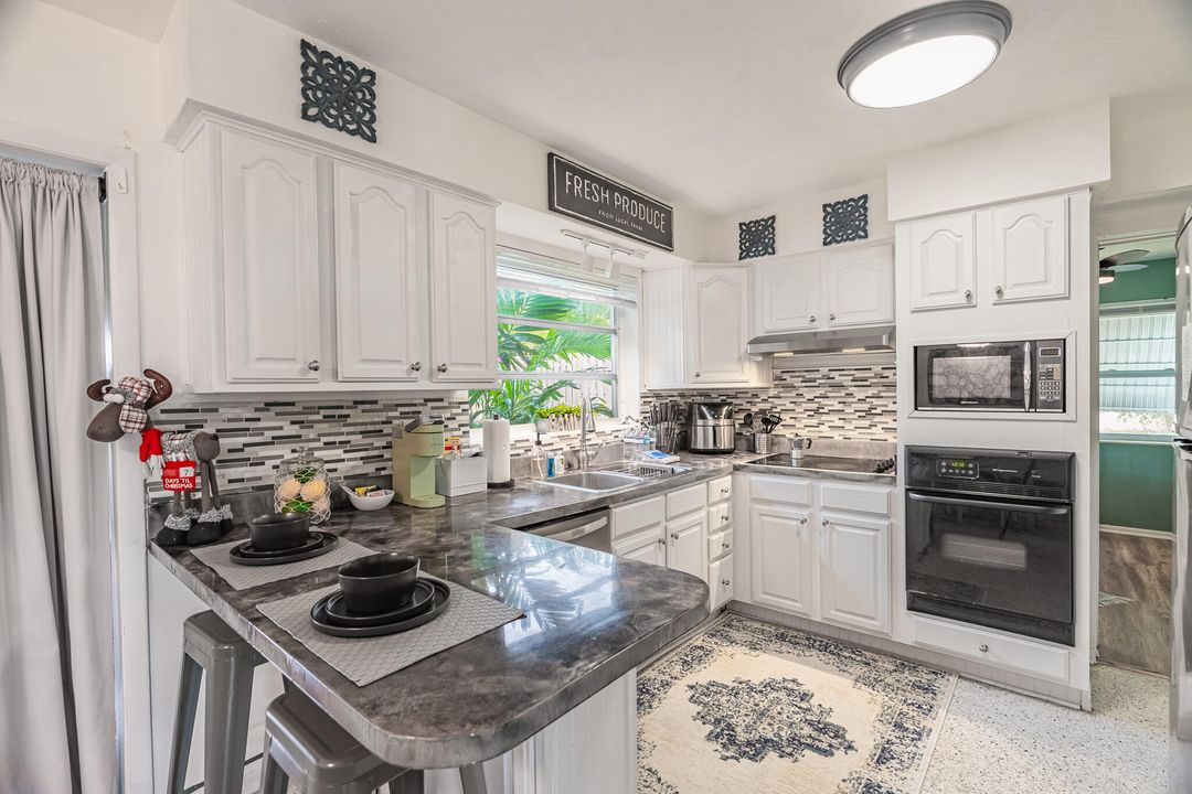 For Sale: $469,000 (3 beds, 2 baths, 1418 Square Feet)