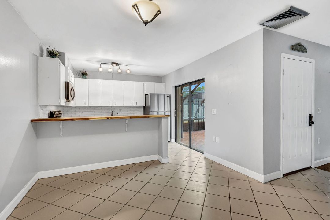 For Sale: $459,900 (3 beds, 2 baths, 1596 Square Feet)